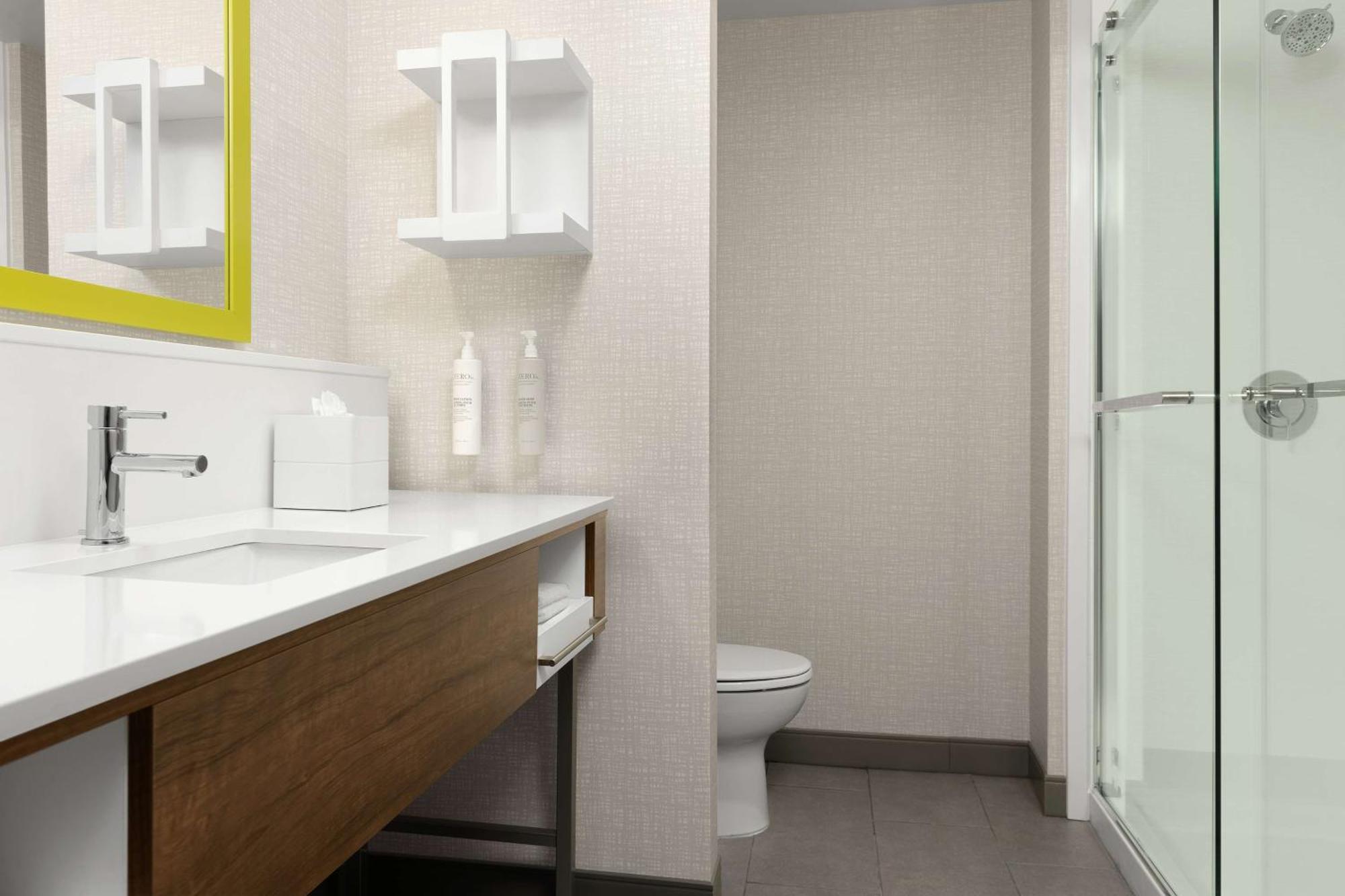 Hampton Inn & Suites Durham University Medical Center Екстериор снимка