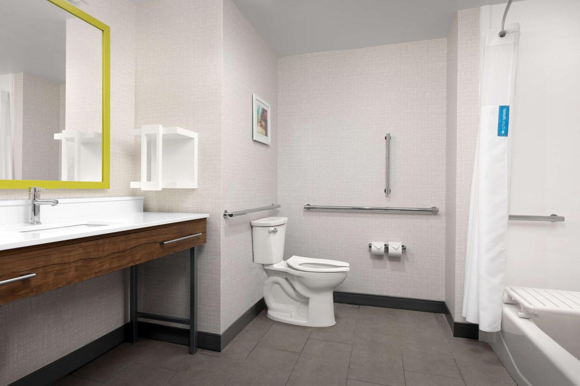 Hampton Inn & Suites Durham University Medical Center Екстериор снимка