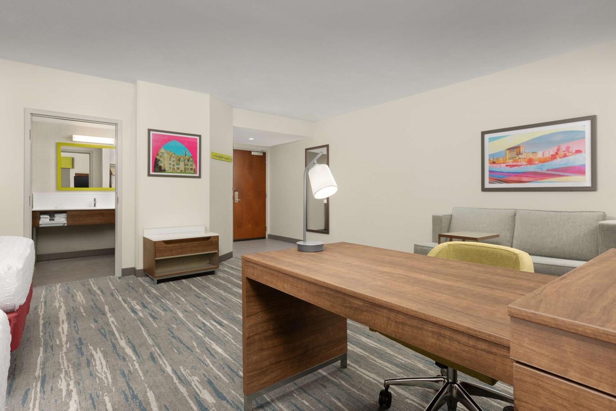Hampton Inn & Suites Durham University Medical Center Екстериор снимка