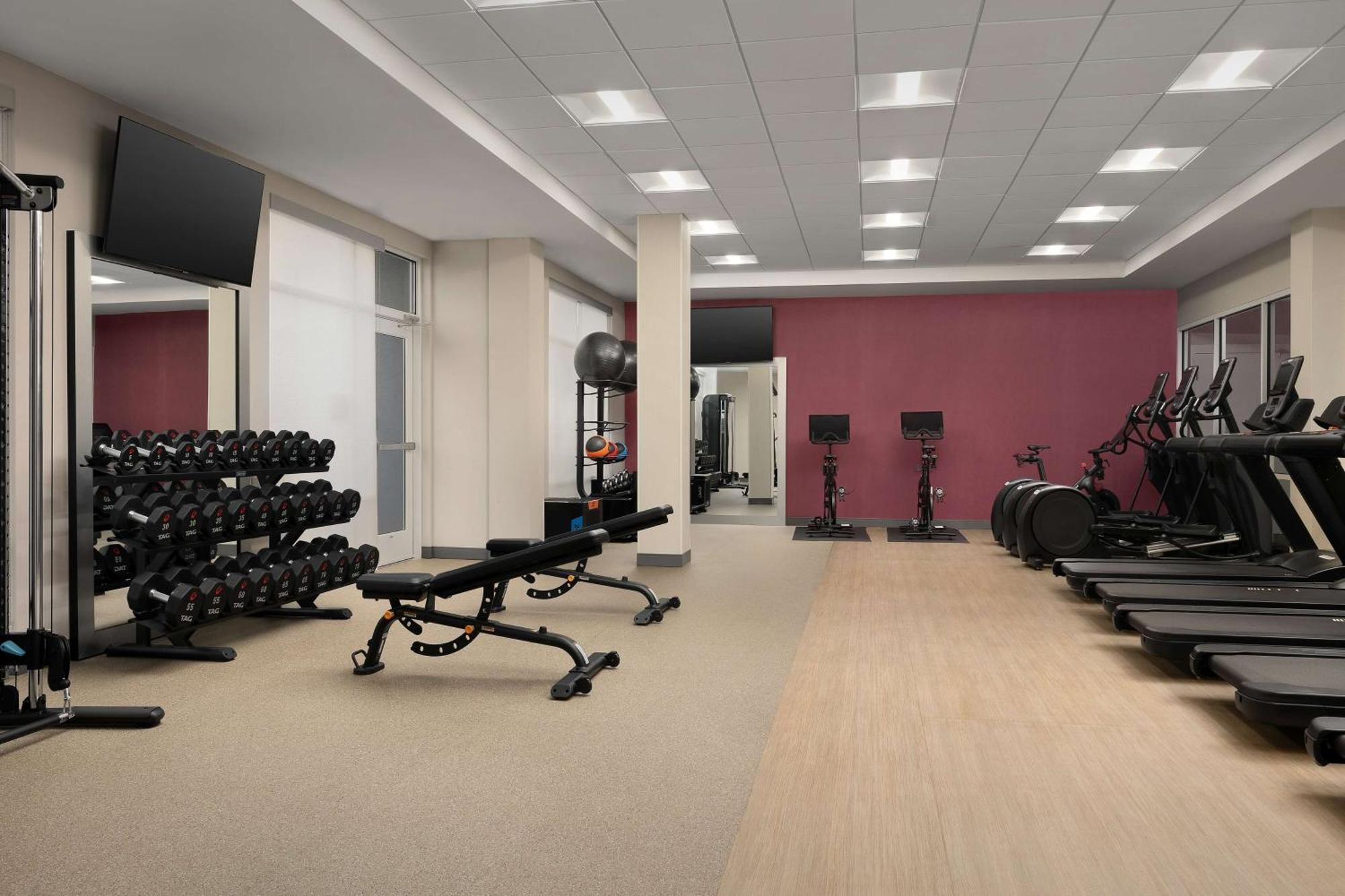 Hampton Inn & Suites Durham University Medical Center Екстериор снимка