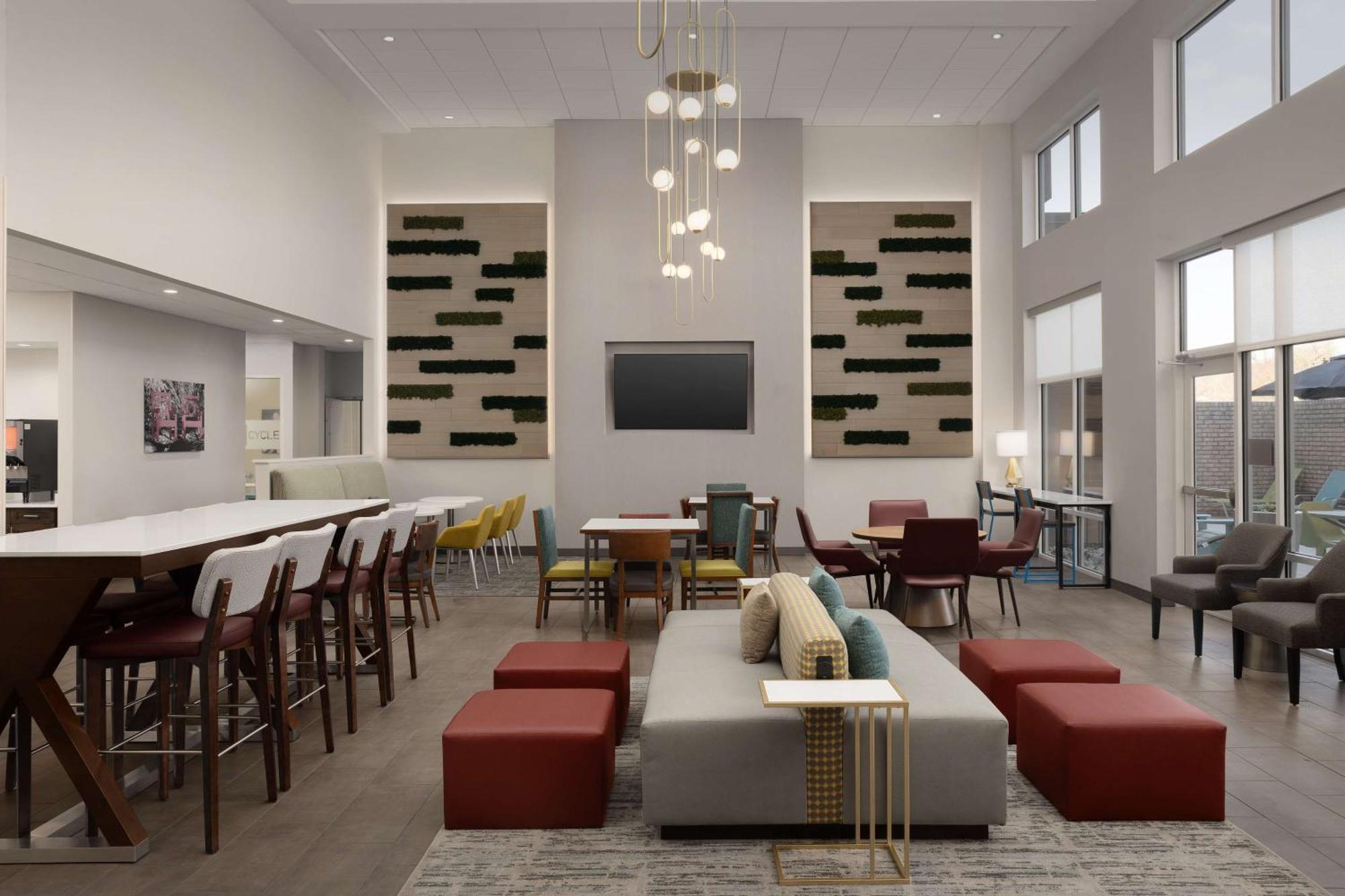 Hampton Inn & Suites Durham University Medical Center Екстериор снимка