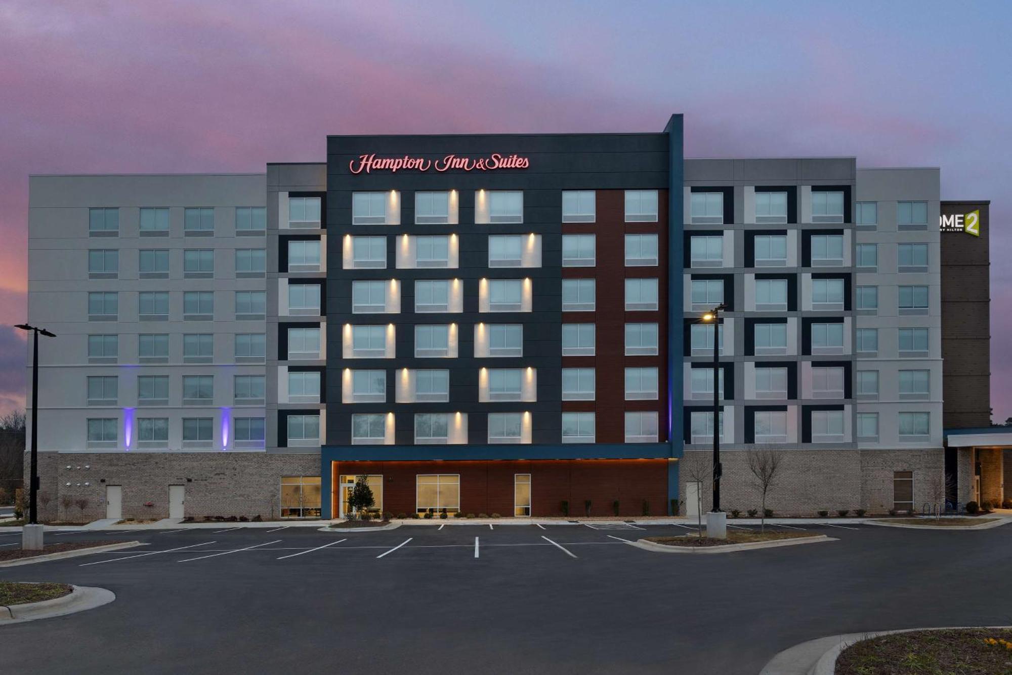 Hampton Inn & Suites Durham University Medical Center Екстериор снимка